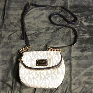 [SOLD]Michael Kors crossbody